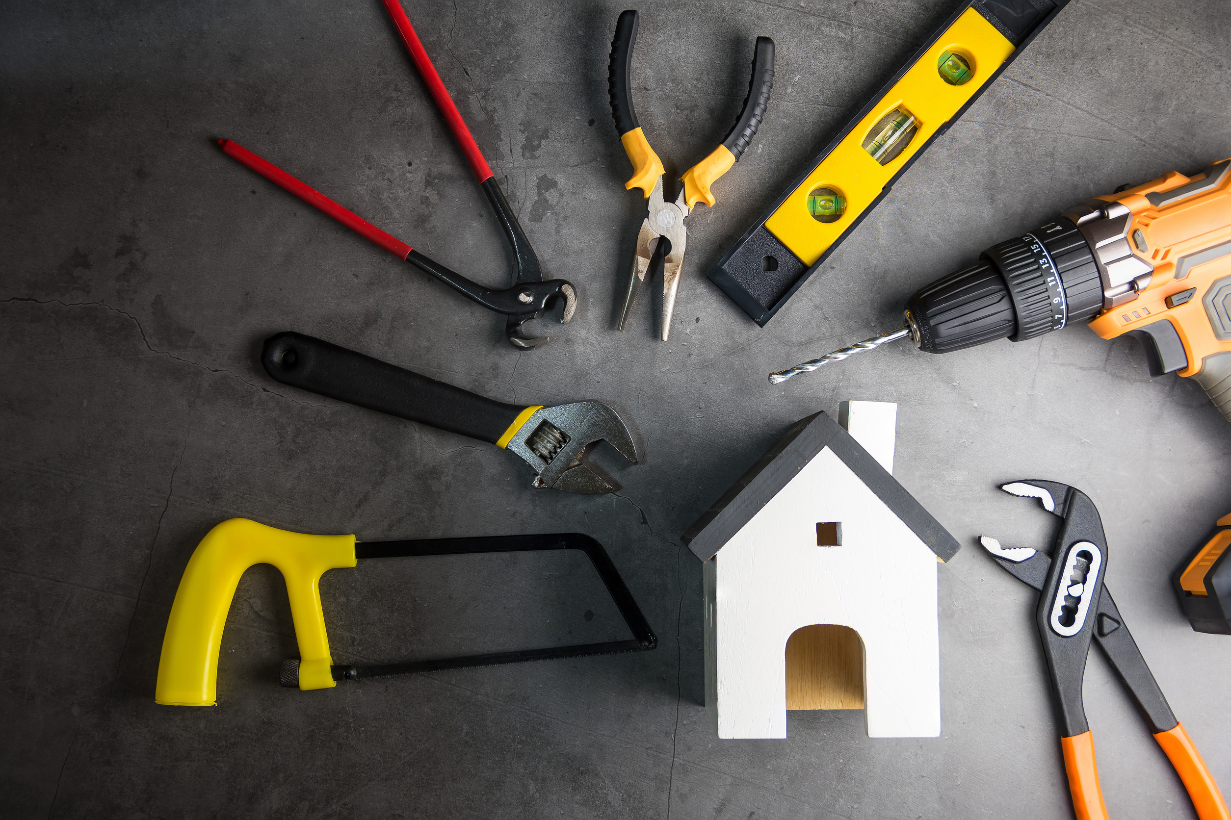 Maintenance staffing companies supply tools and workers for apartment repair jobs