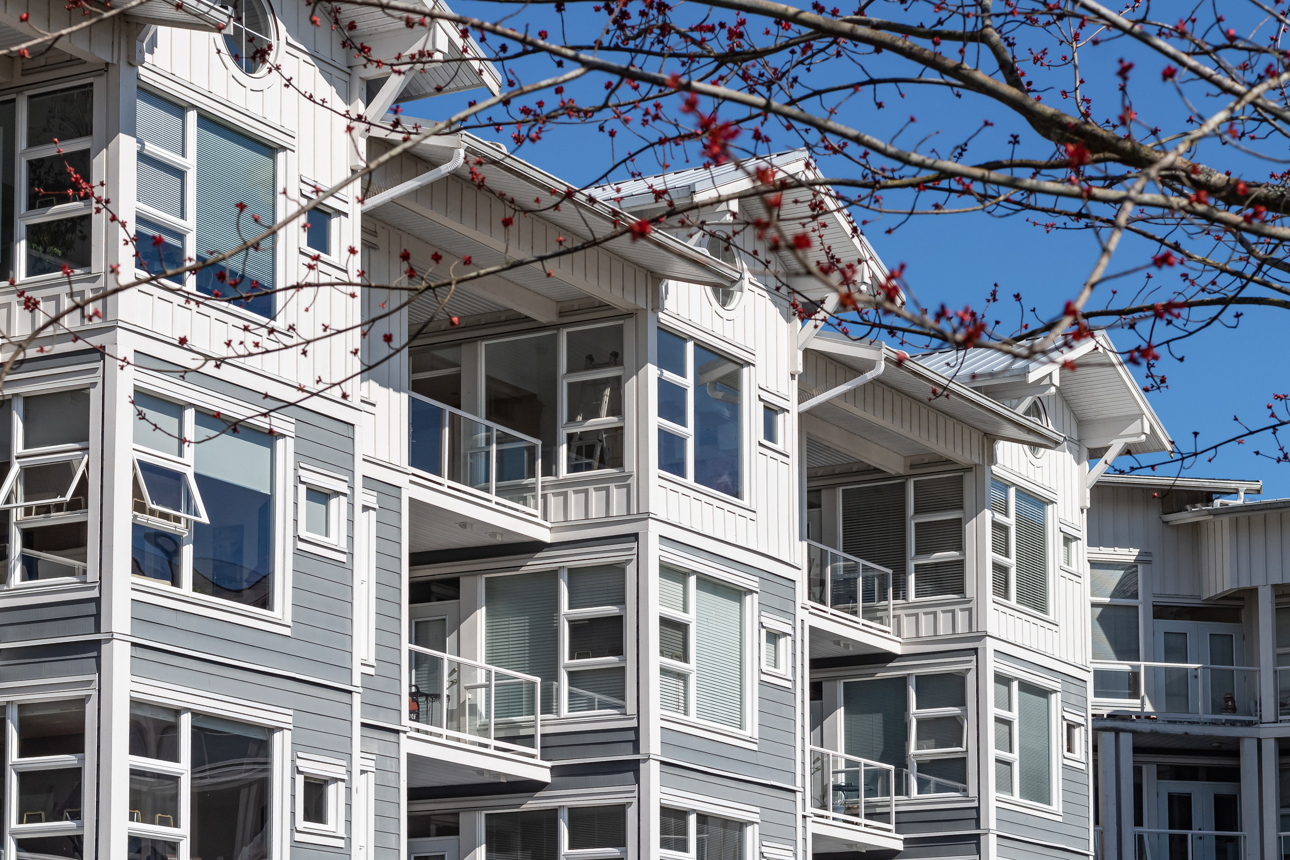 Modern multifamily housing complex representing apartment turnover rate trends